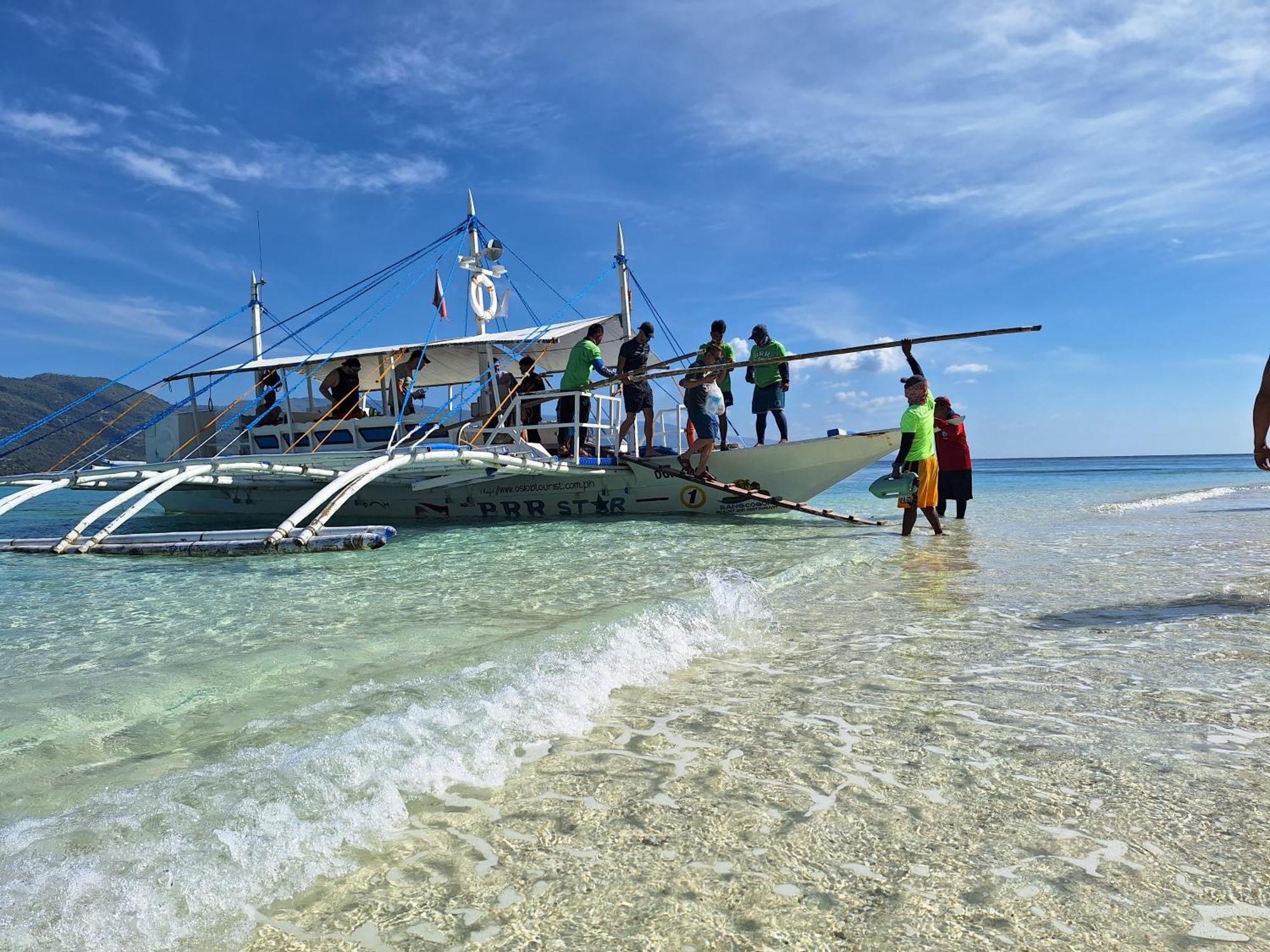 Island Front / Bangcogon Resort&Restaurant Oslob Extérieur photo