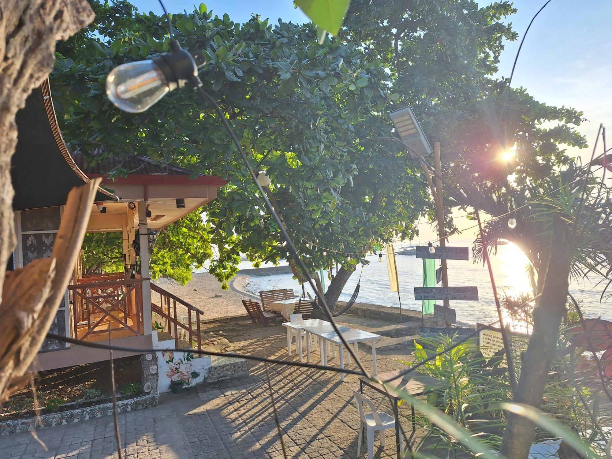 Island Front / Bangcogon Resort&Restaurant Oslob Extérieur photo