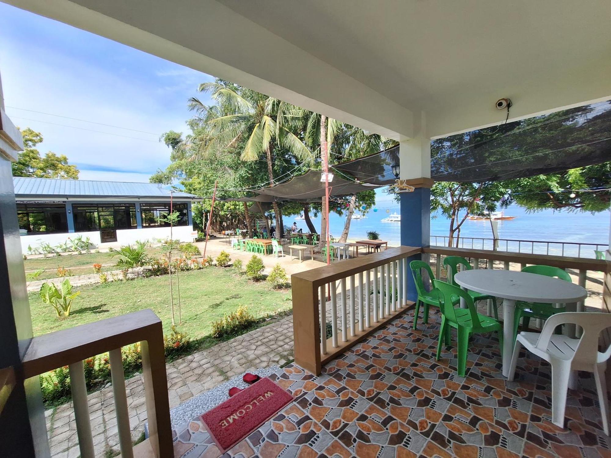Island Front / Bangcogon Resort&Restaurant Oslob Extérieur photo