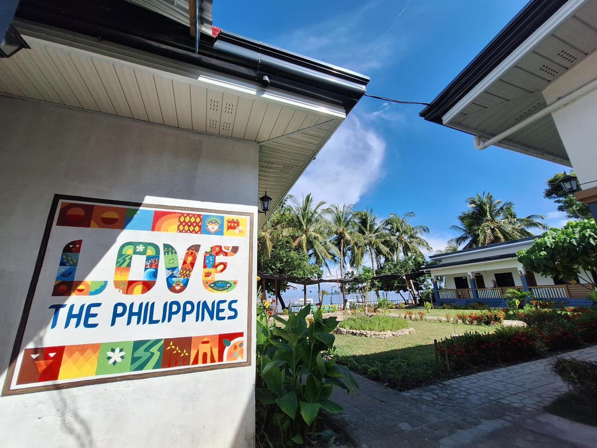 Island Front / Bangcogon Resort&Restaurant Oslob Extérieur photo