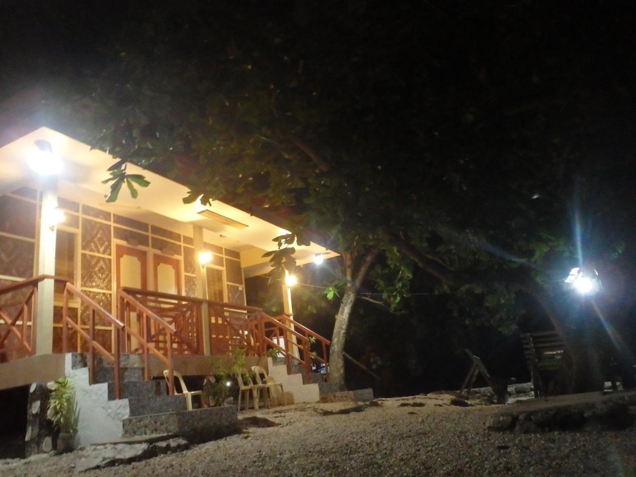 Island Front / Bangcogon Resort&Restaurant Oslob Extérieur photo